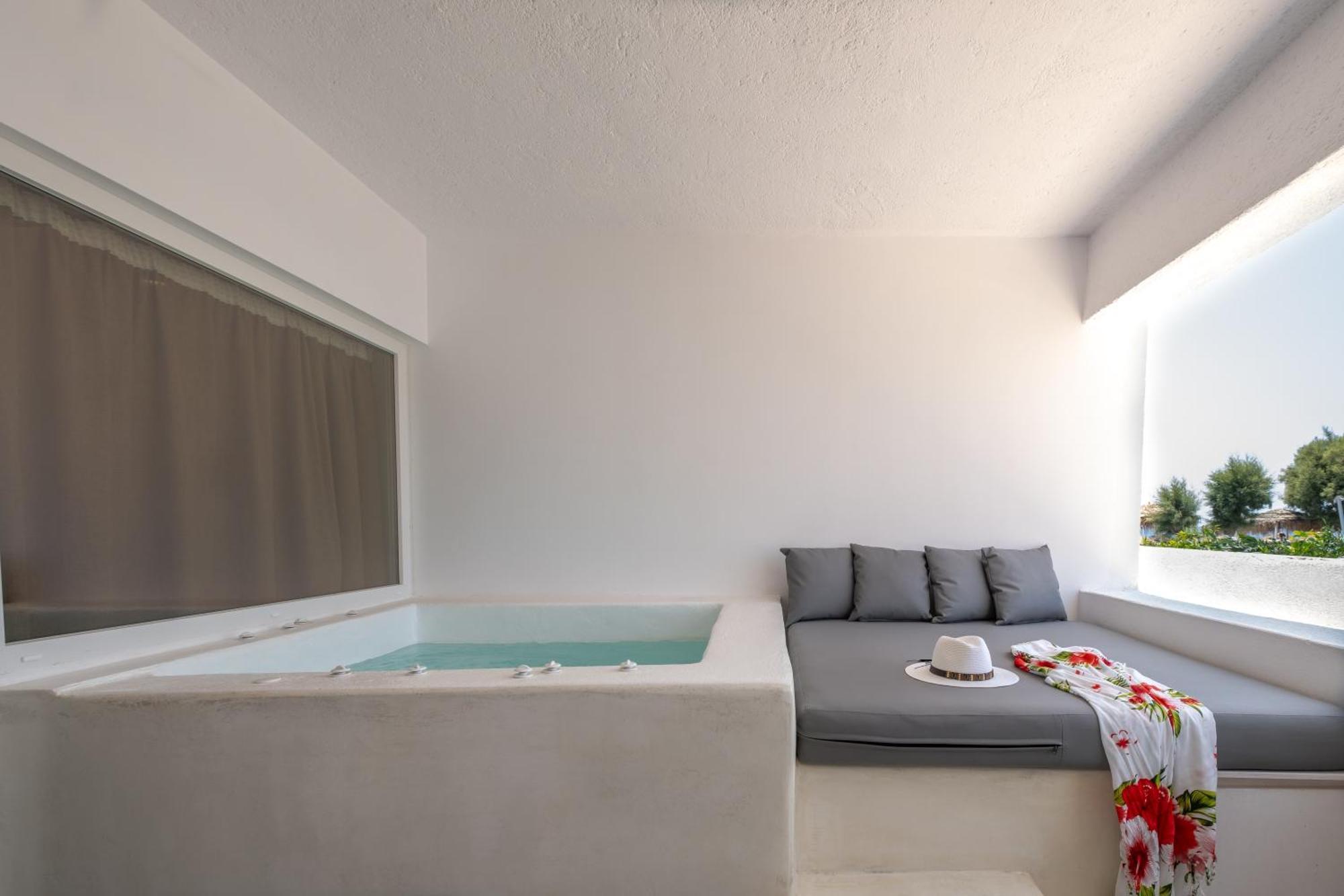 Sand Gem - Beach Apartments Playa de Perivolos Exterior foto